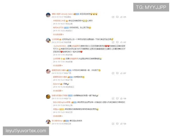 梁伟铿训练完直接瘫在场边啃蛋白棒,这自律狠人连喘口气都算卡路里? 梁伟铿训练完直接瘫在场边啃蛋白棒,这自律狠人连喘口气都算卡路里?